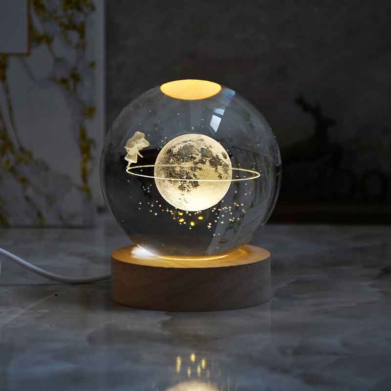 چراغ خواب مدل گوی کریستالی طرح زیبای ماه ودختر-قطر گوی 8سانت
